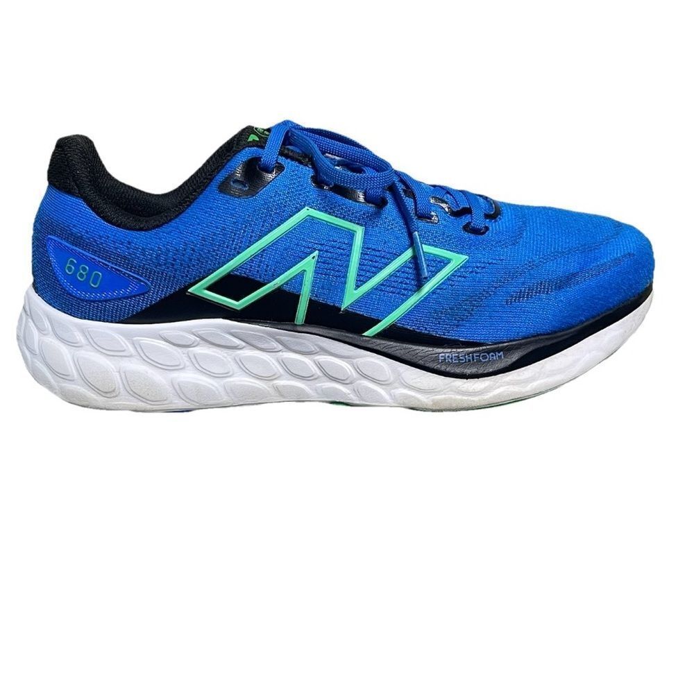 New Balance Men's Fresh Foam 680v8 Blue Wide Sneakers Size 8 (2E)
